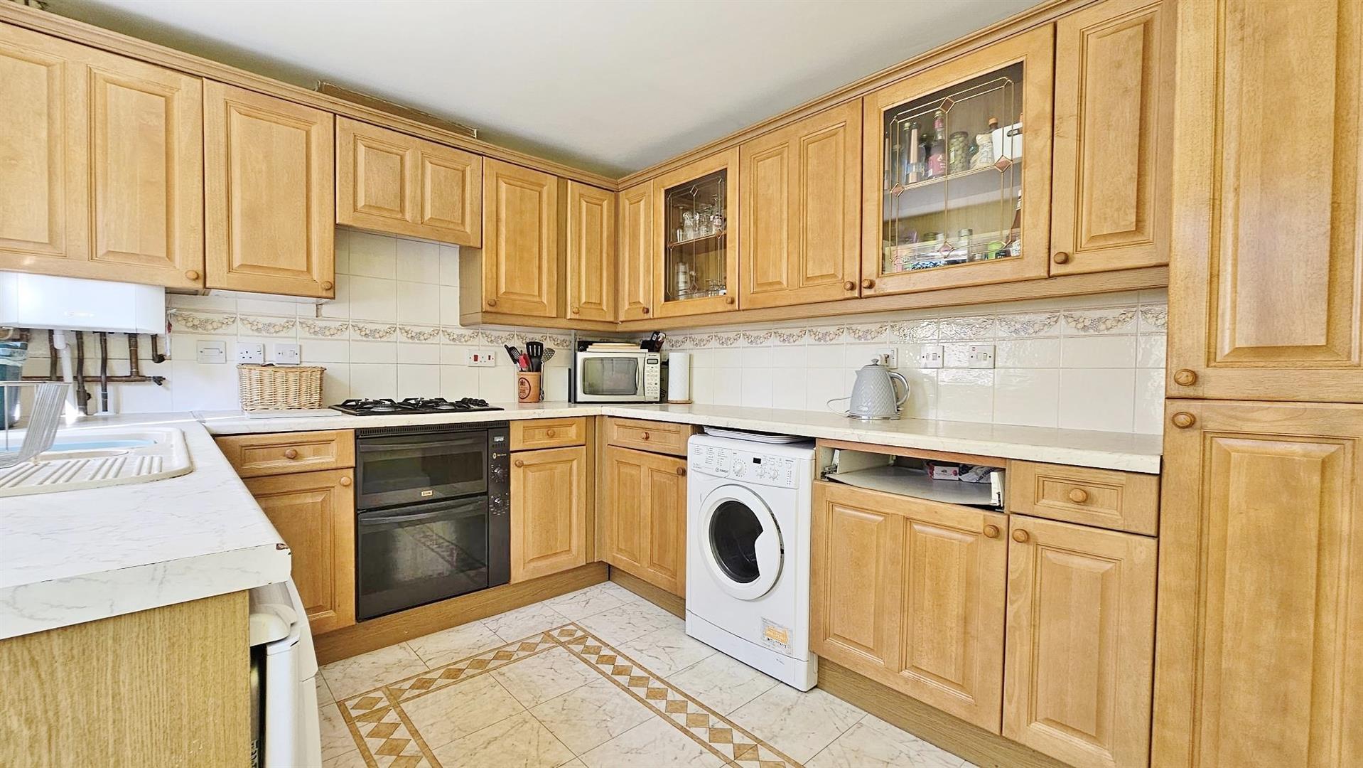 Peake Avenue, Kirby Cross, FrintonOnSea Sheen's